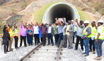 ​KAMATI ZA BUNGE ZASAFIRI KWA SGR DODOMA HADI DAR ES SALAAM